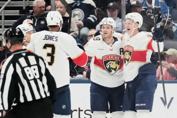 Tkachuk brothers lead Panthers past Jackets
